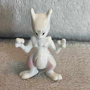 VTG Mewtwo Pokemon Nintendo TOMY C.G.T.S.J Figure Toy 1999 White